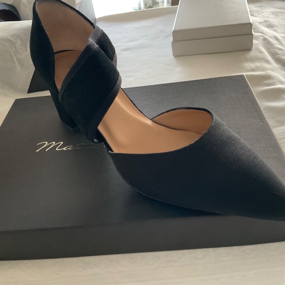 Shoes - Picture 2 of 7